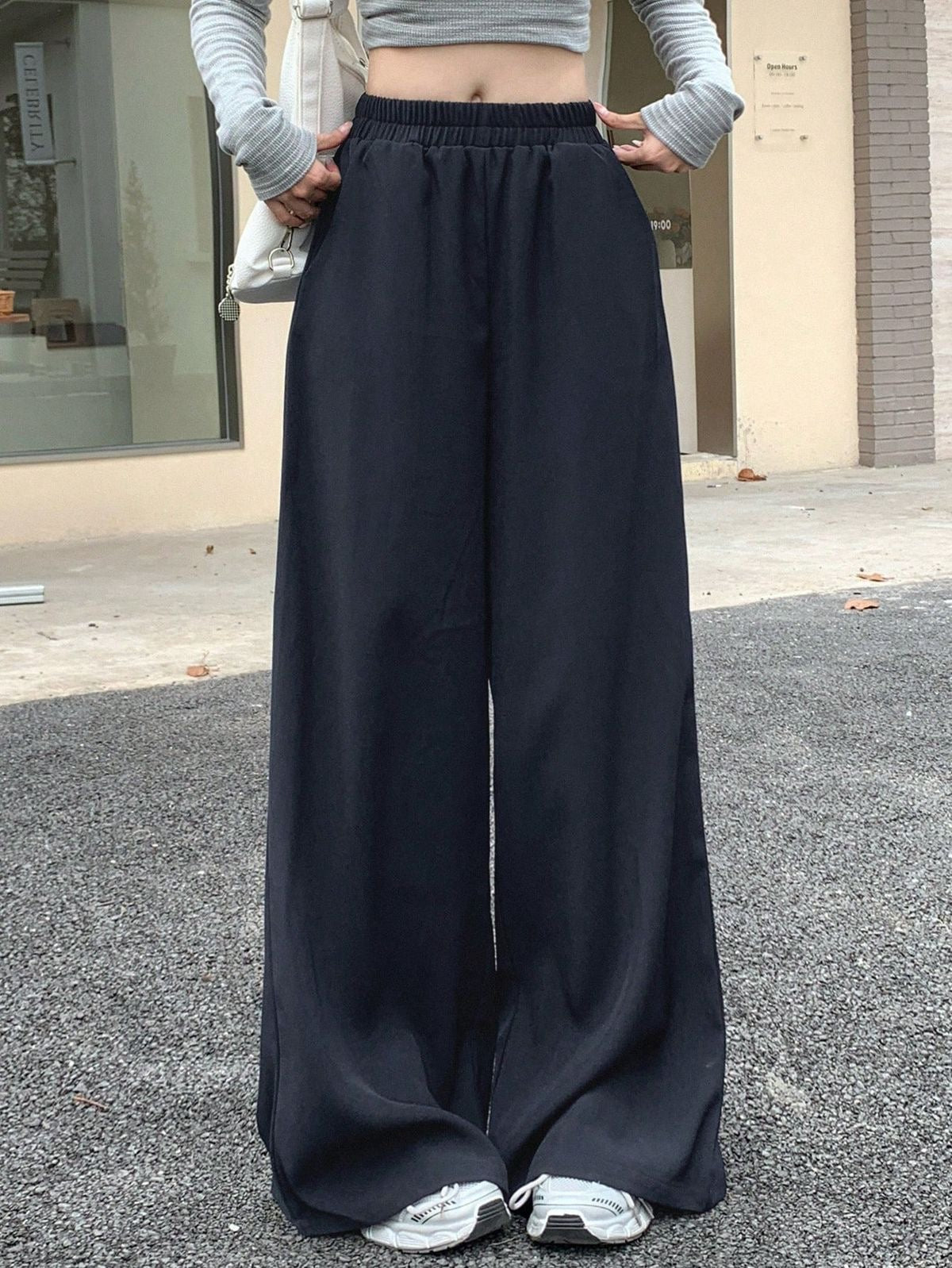 THE BLACK ELASTIC WAIST TROUSERS